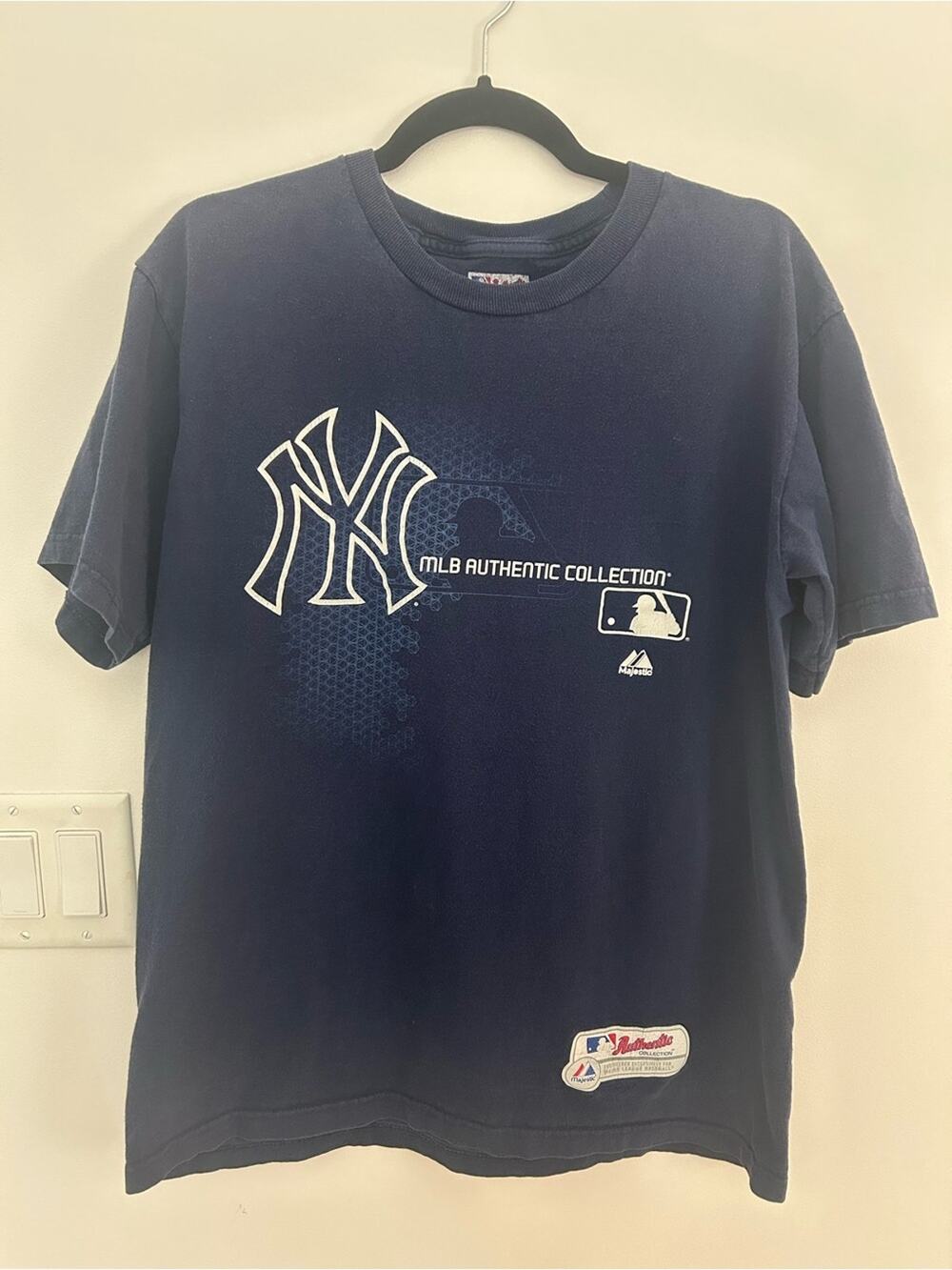 Majestic New York Yankees MLB Authentic Collection Navy Graphic T Shirt Men’s M